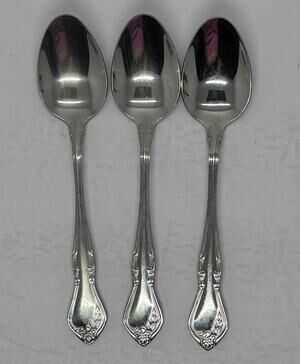 Reed & Barton Rose Queen Stainless Steel Teaspoons Lot of 4 Floral Flatware